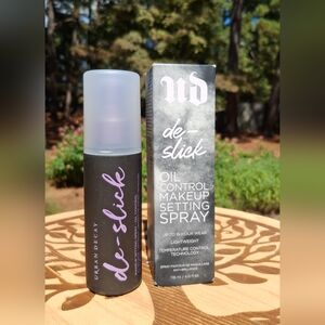 Urban Decay De-Slick Oil Control Setting Spray